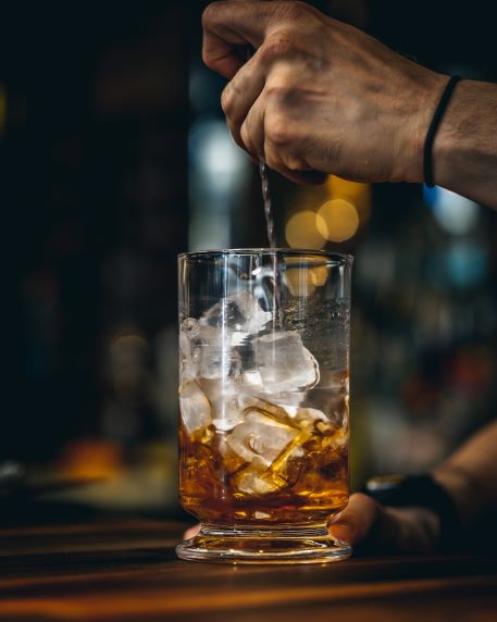 Calabrese Verre à mélange à pied pour cocktail 60 cl