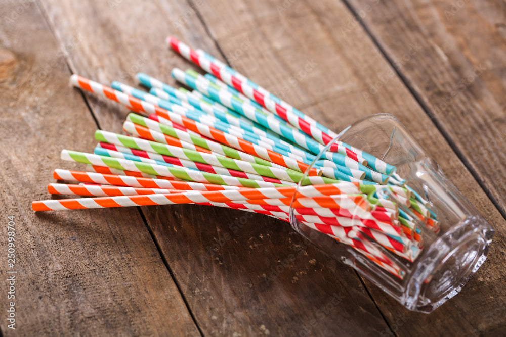 Boîte de 250 pailles en papier multicolores